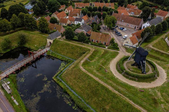 Bij De Friesche Poort Bed and Breakfast Bourtange Eksteriør billede